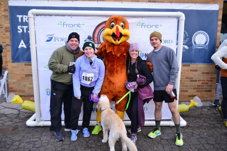 Midwest Pet Event: Up North Media Traverse City Turkey Trot