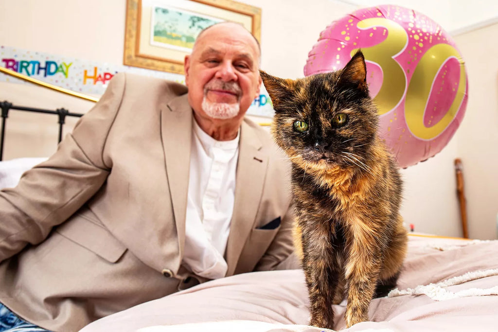 Man Who Claims to Have the World's Oldest Cat R...